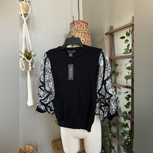 ☑️NWT Gracia Black and White Ruffle Puff Sleeve Blouse Top - Picture 3 of 5